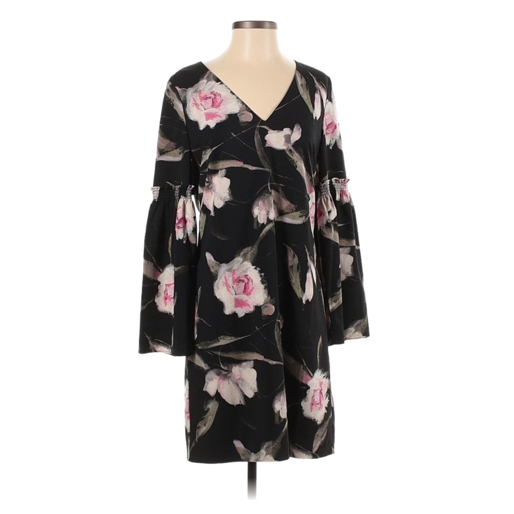 BEAUTIFUL FLORAL ‘WHITE HOUSE BLACK MARKET’ DRESS!!